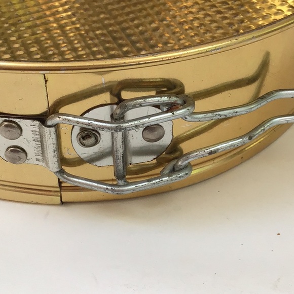 Gold Tone 9” Round Springform Cheesecake Cake Baking Pan - Picture 13 of 13